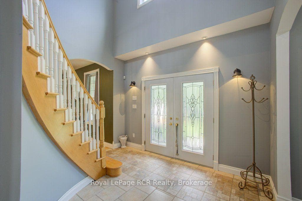 2020 John Street photo 9