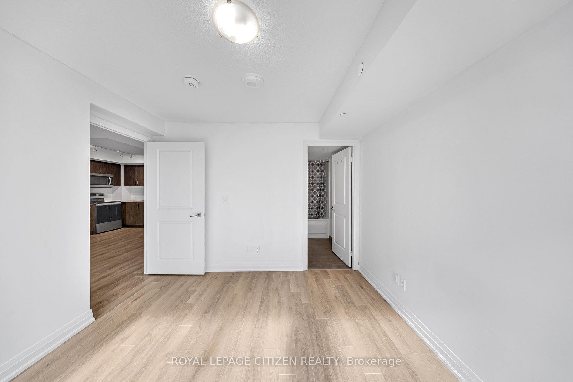 20 Meadowglen Place Unit 632 photo 17