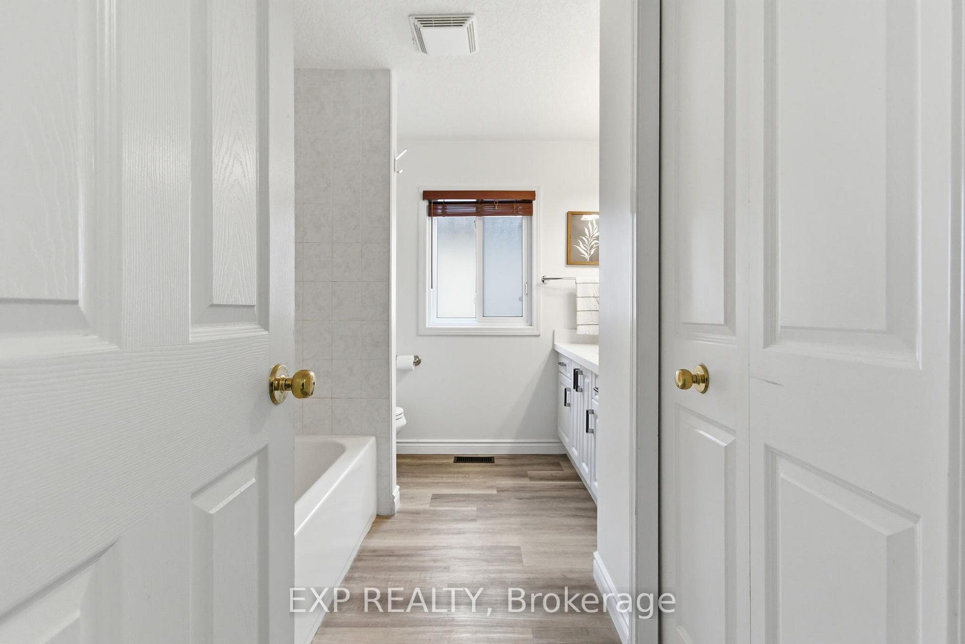 159 Sophia Crescent photo 33