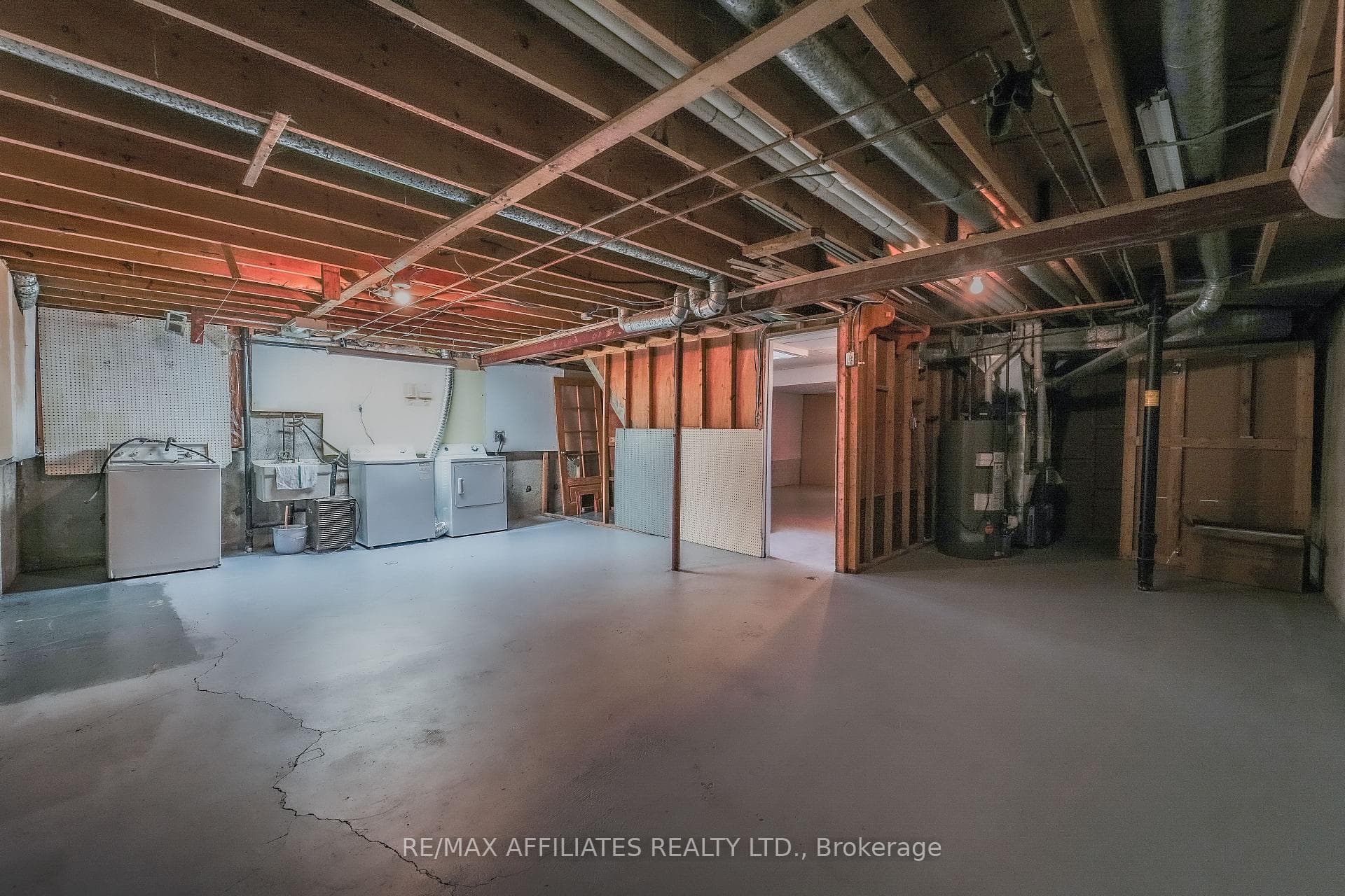 Massive undeveloped basement space