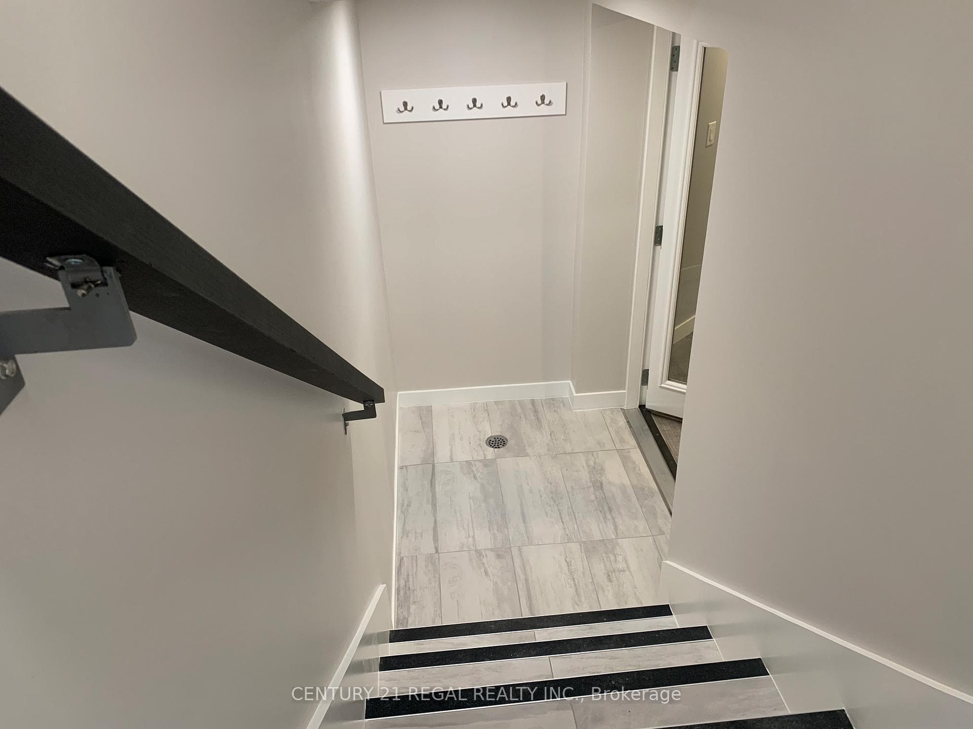 686 Woodbridge Avenue Unit Bsmt photo 7