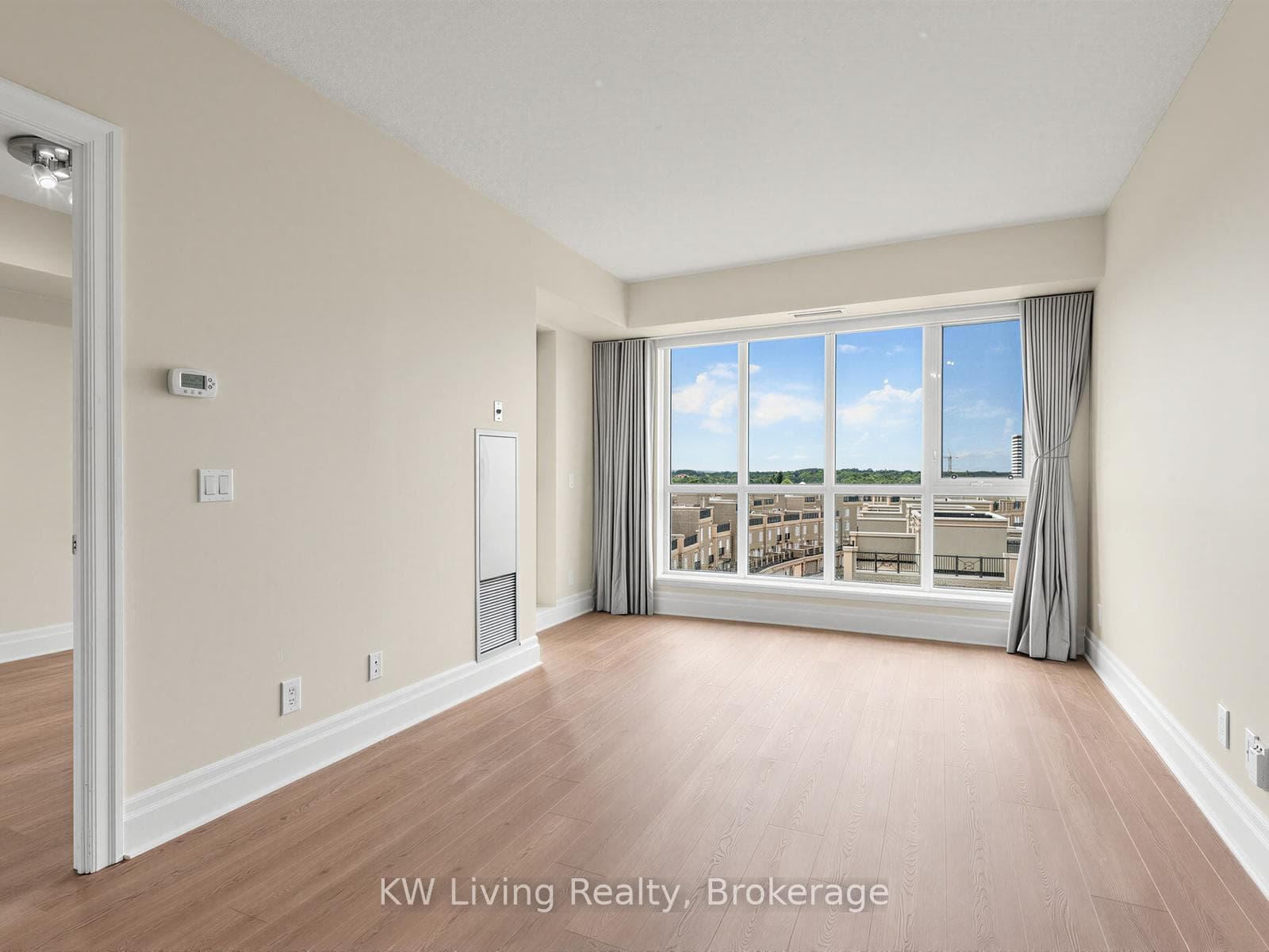 21 Upper Duke Crescent Unit 604 photo 9