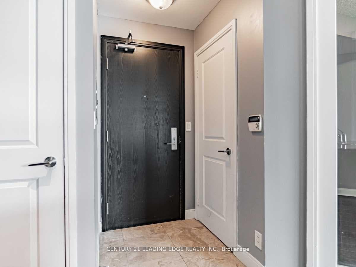 90 Absolute Avenue Unit 1704 photo 6