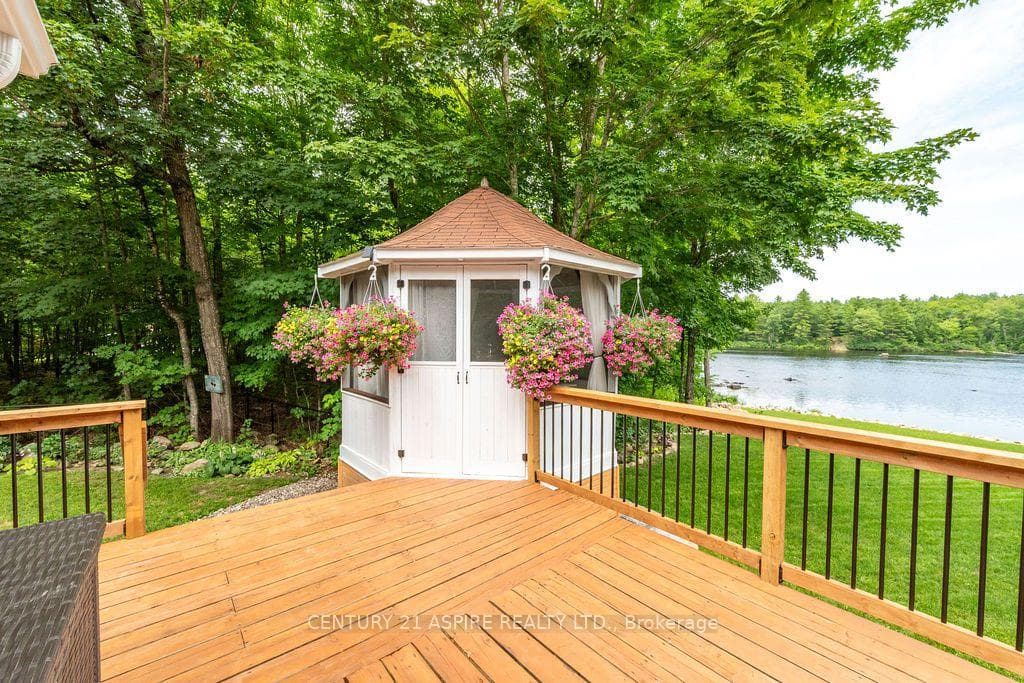 978 Rantz Road photo 16