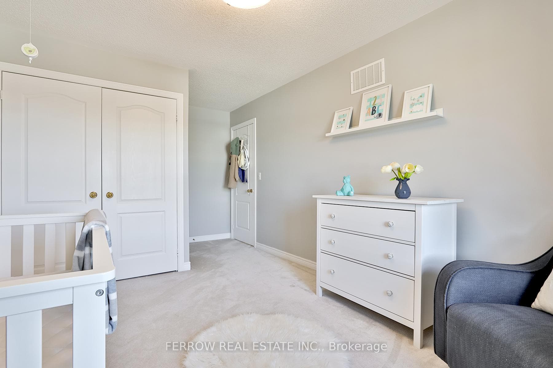1725 Carousel Drive photo 27