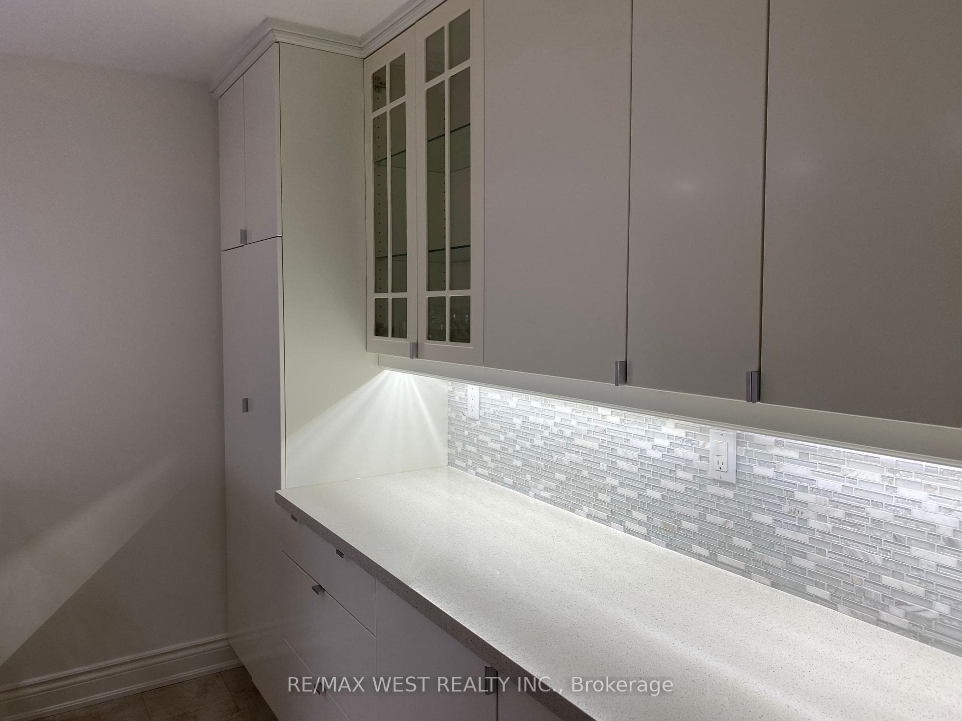 61 Richview Road Unit 1205 photo 7