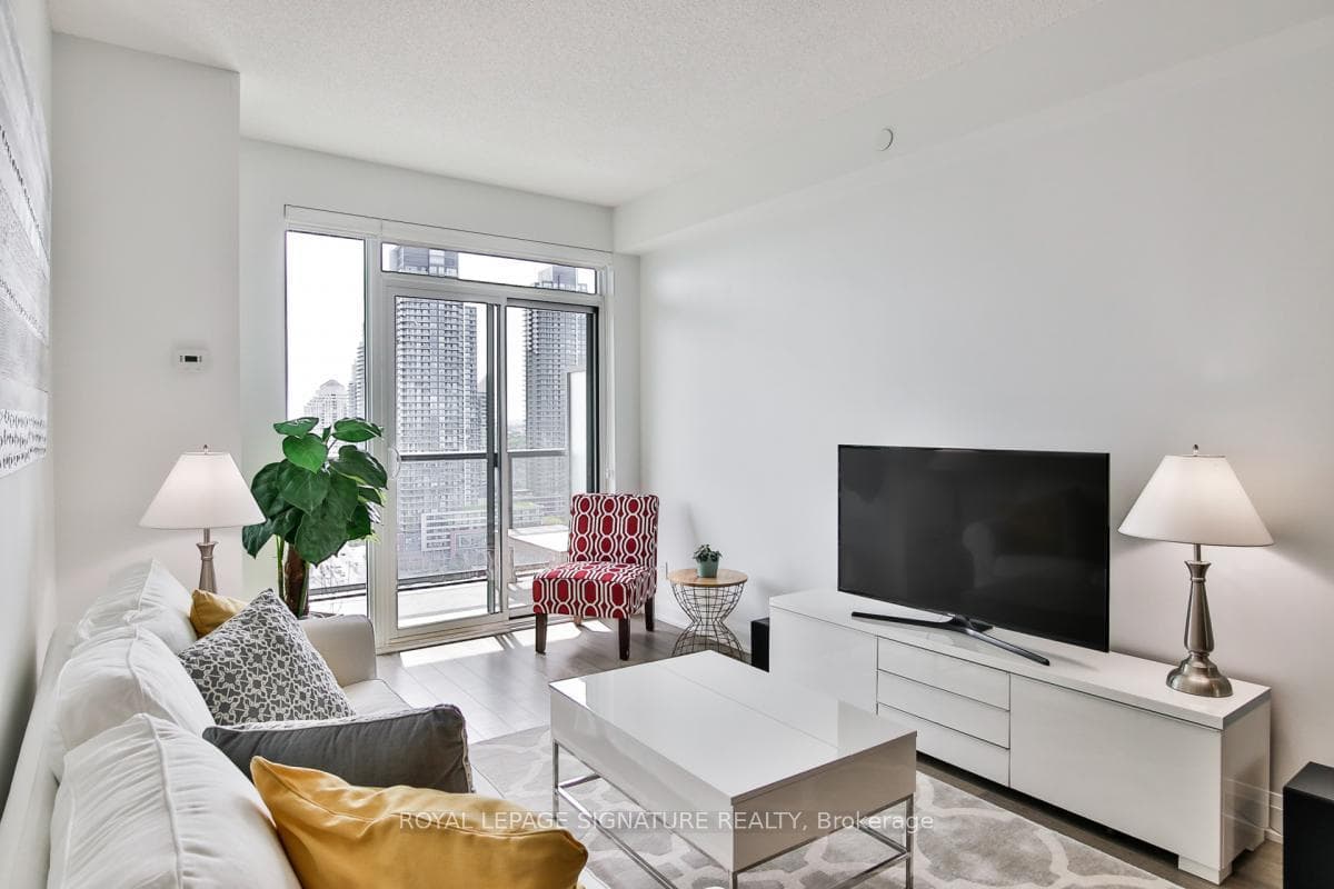 56 Annie Craig Drive Unit 2104 photo 3