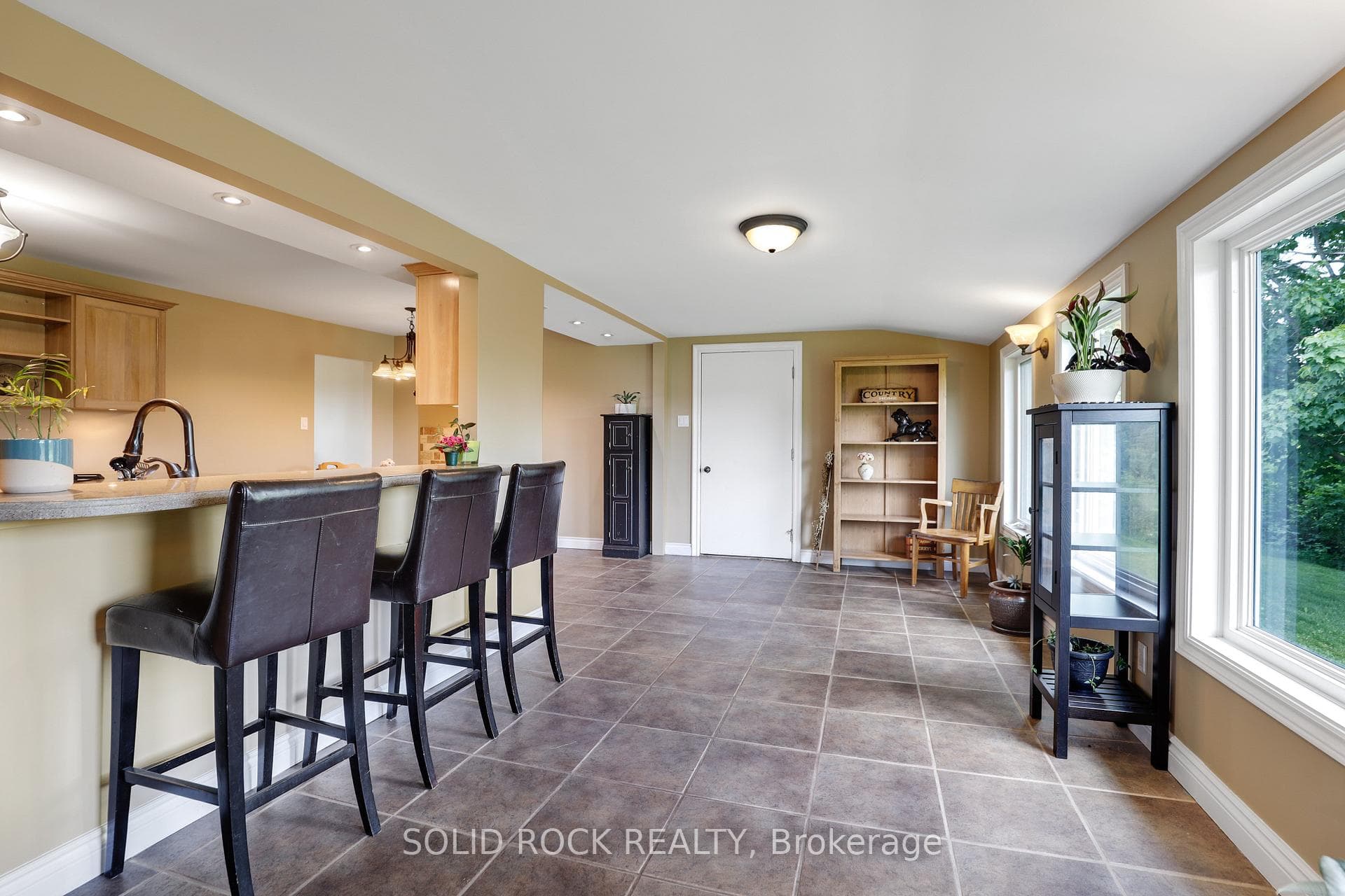 Flexible Space: Dining/Eating/Family