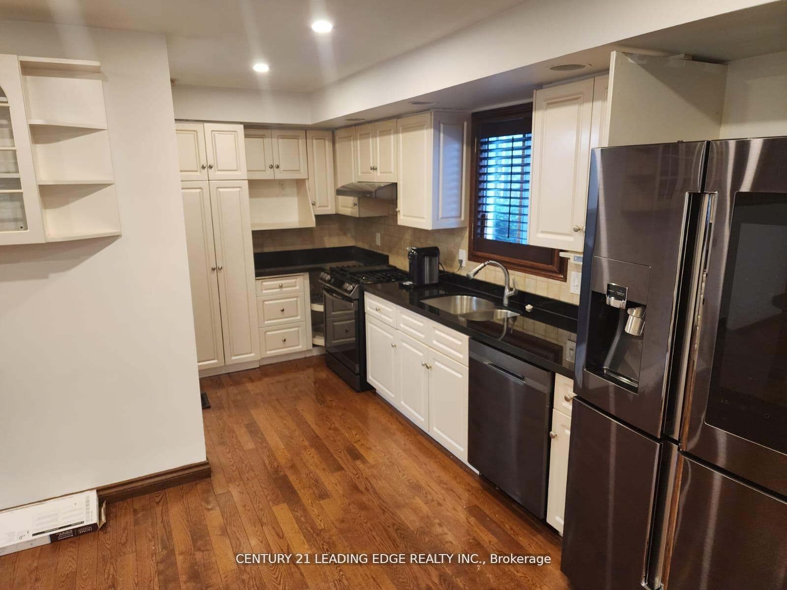 11 Westlawn Drive photo 6