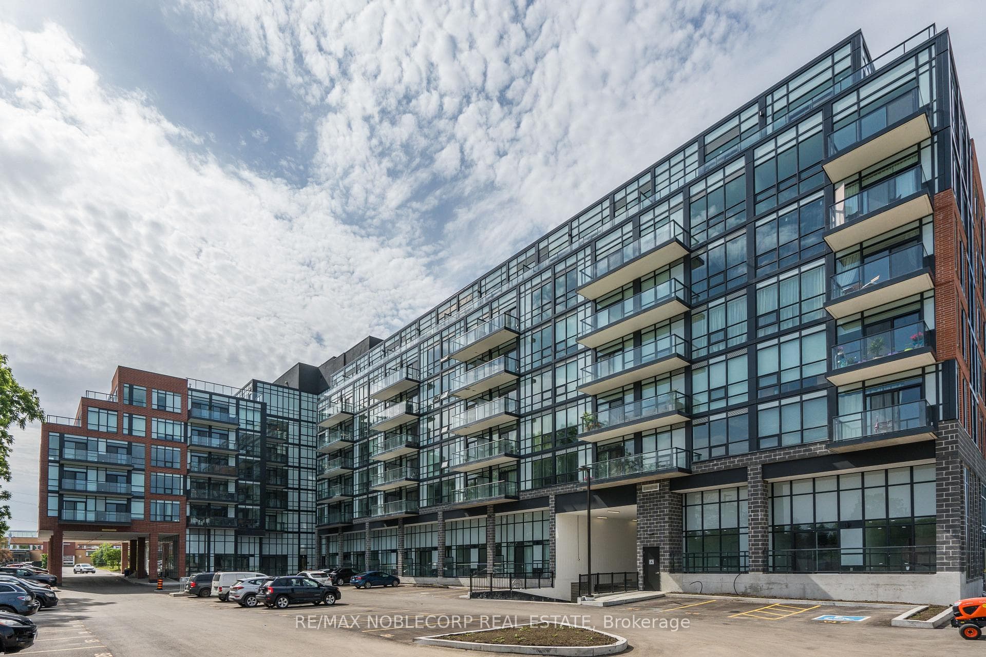 681 Yonge Street Unit 218 photo 5