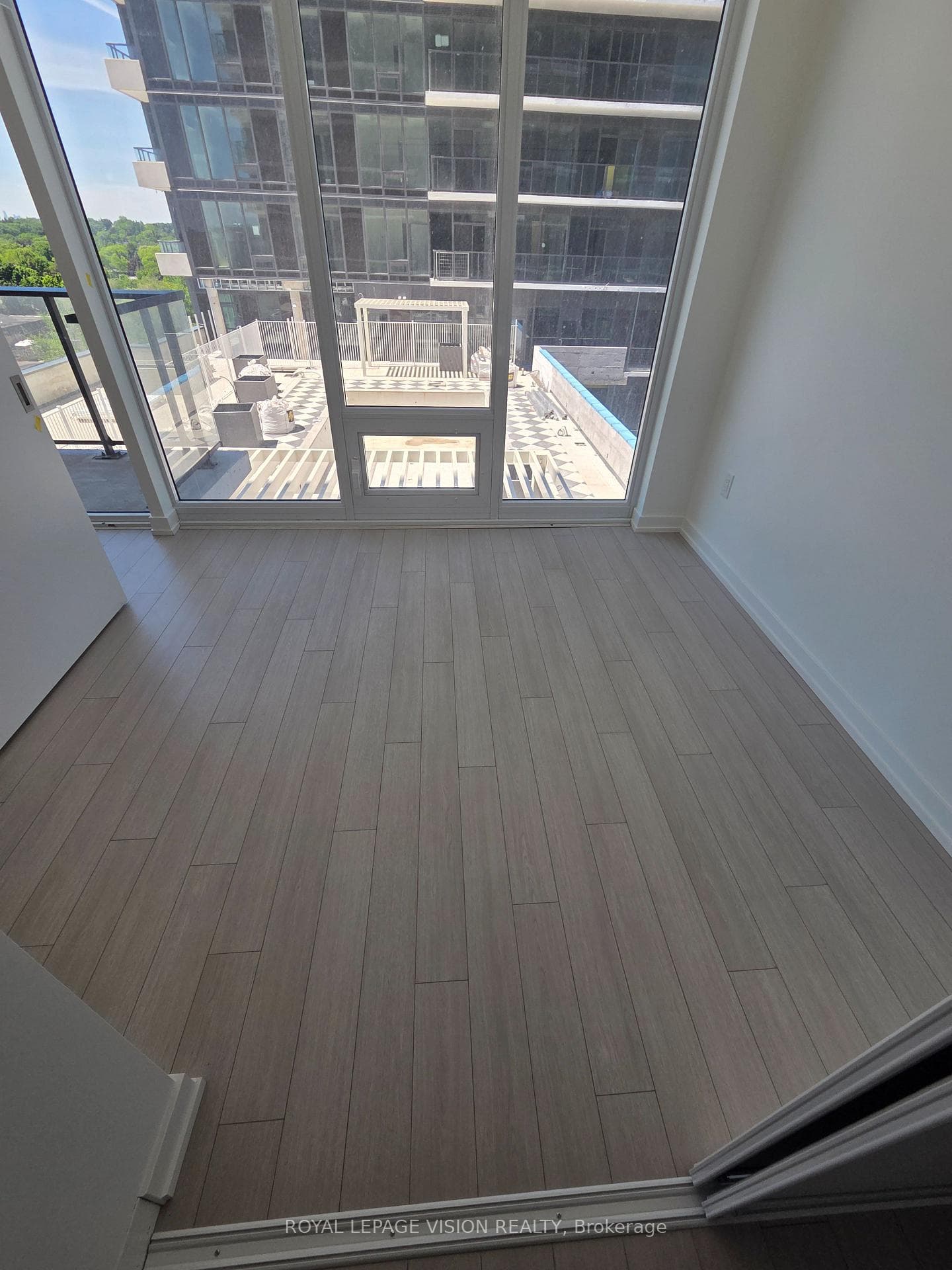 4010 Eglinton Avenue Unit 816 photo 5
