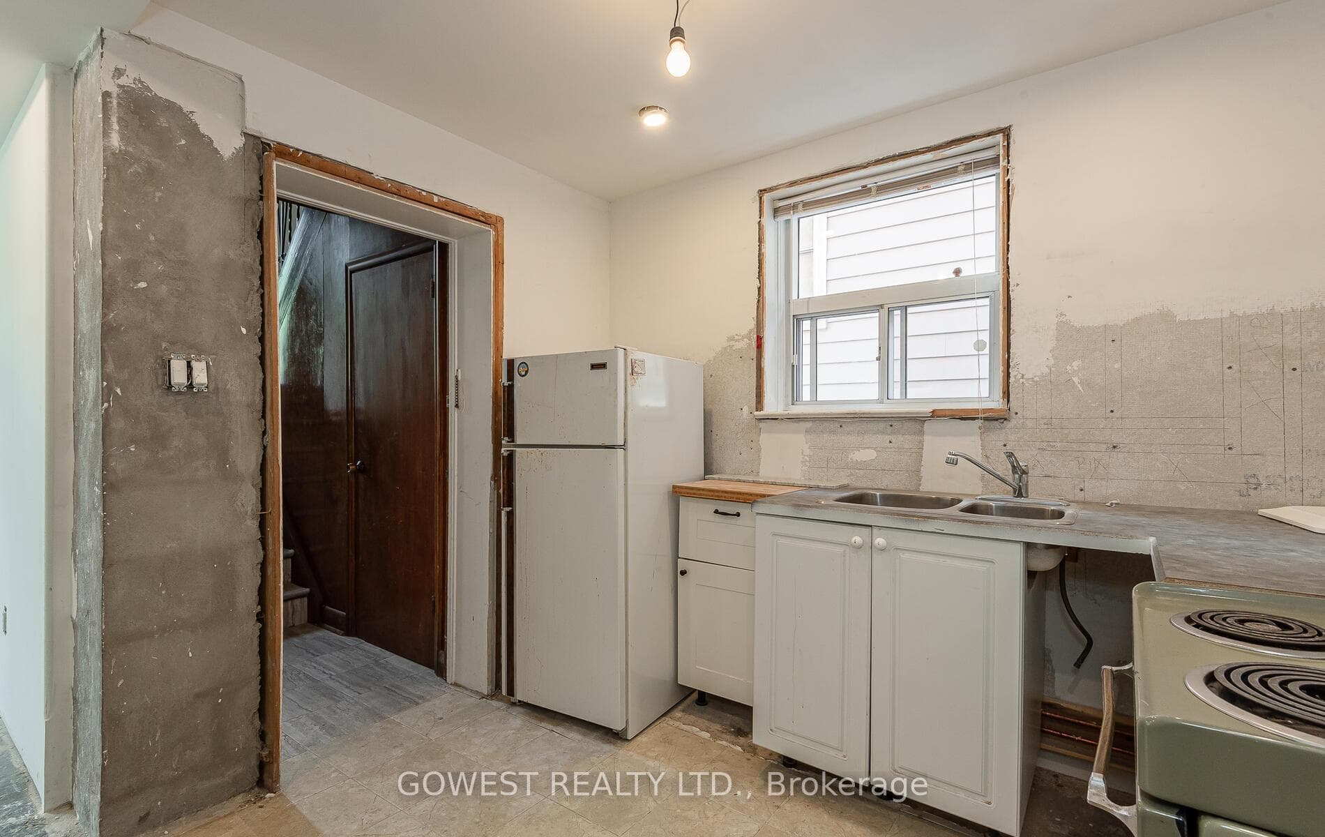 126 Barker Avenue photo 30