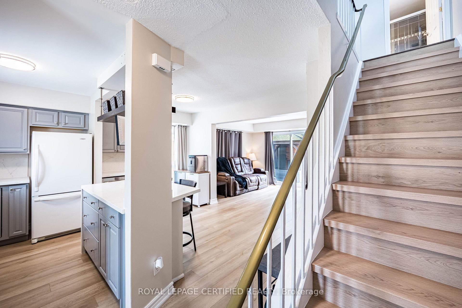 17 Holmcrest Court photo 4