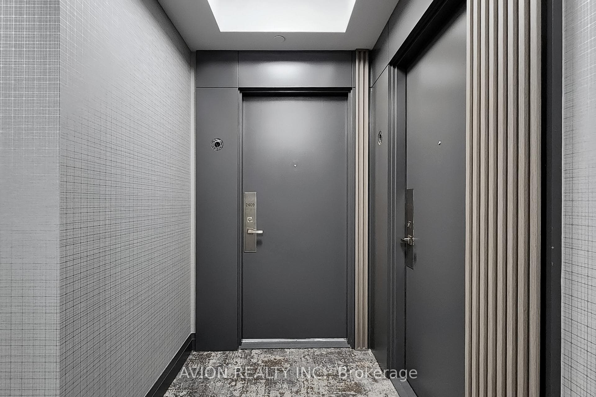 7171 Yonge Street Unit 2409 photo 2