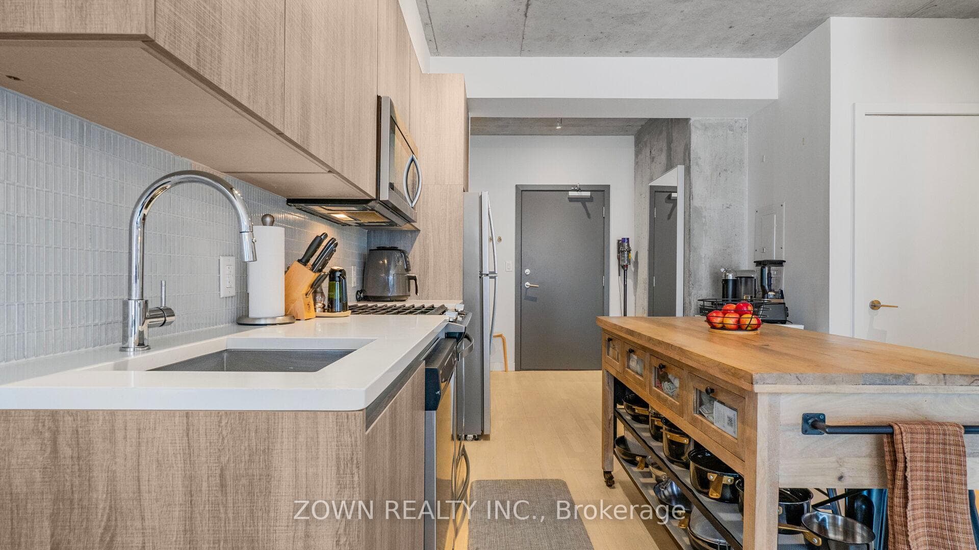 246 Logan Avenue Unit 222 photo 16
