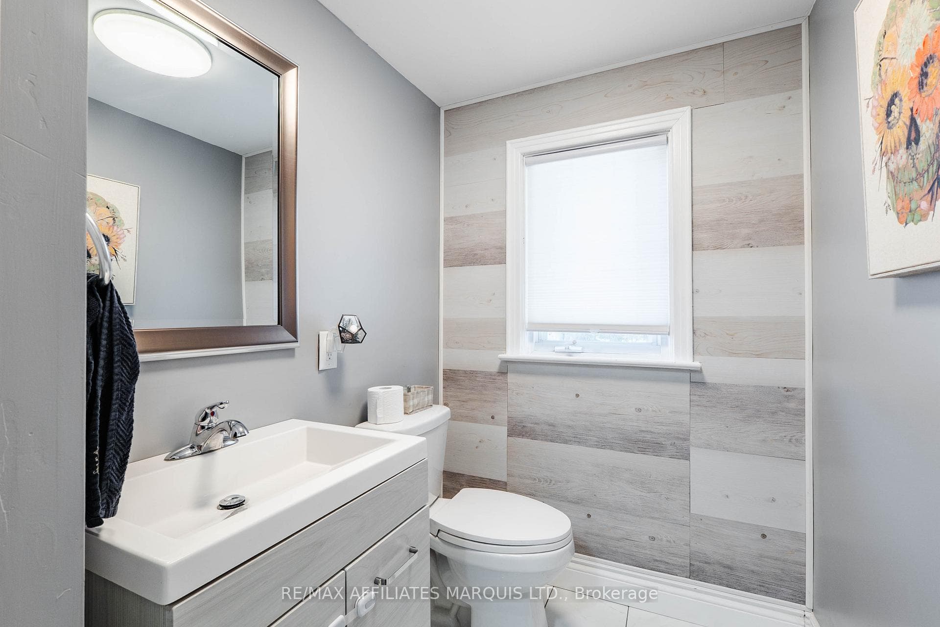1605 Queen Street photo 34