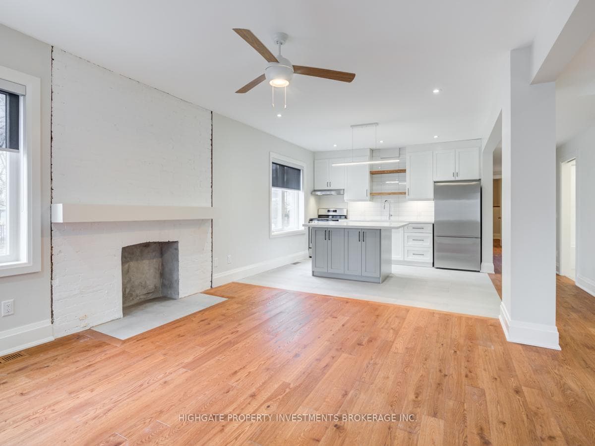 129 Hilton Avenue Unit Main photo 6