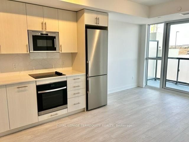 2545 Simcoe Street Unit 421 photo 17