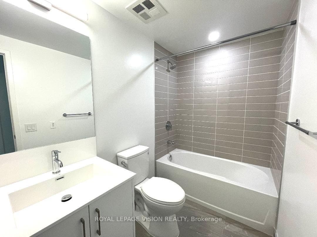 4010 Eglinton Avenue Unit 811 photo 9