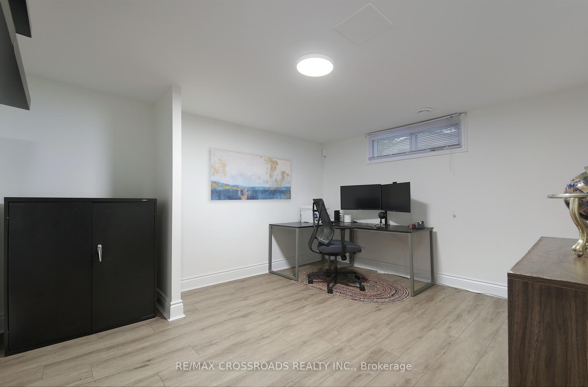 3677 St Clair Avenue photo 19