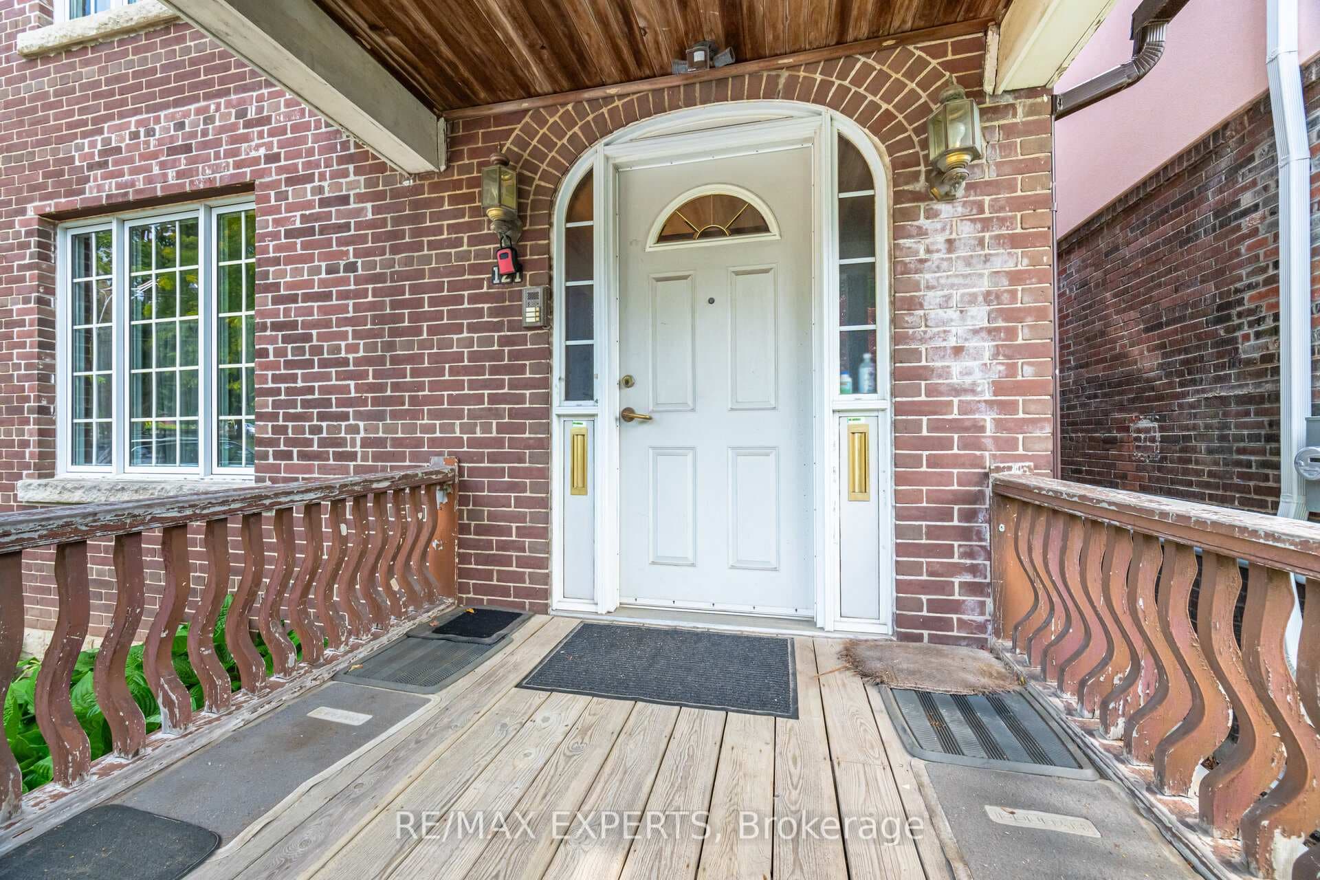 121 Belsize Drive photo 4