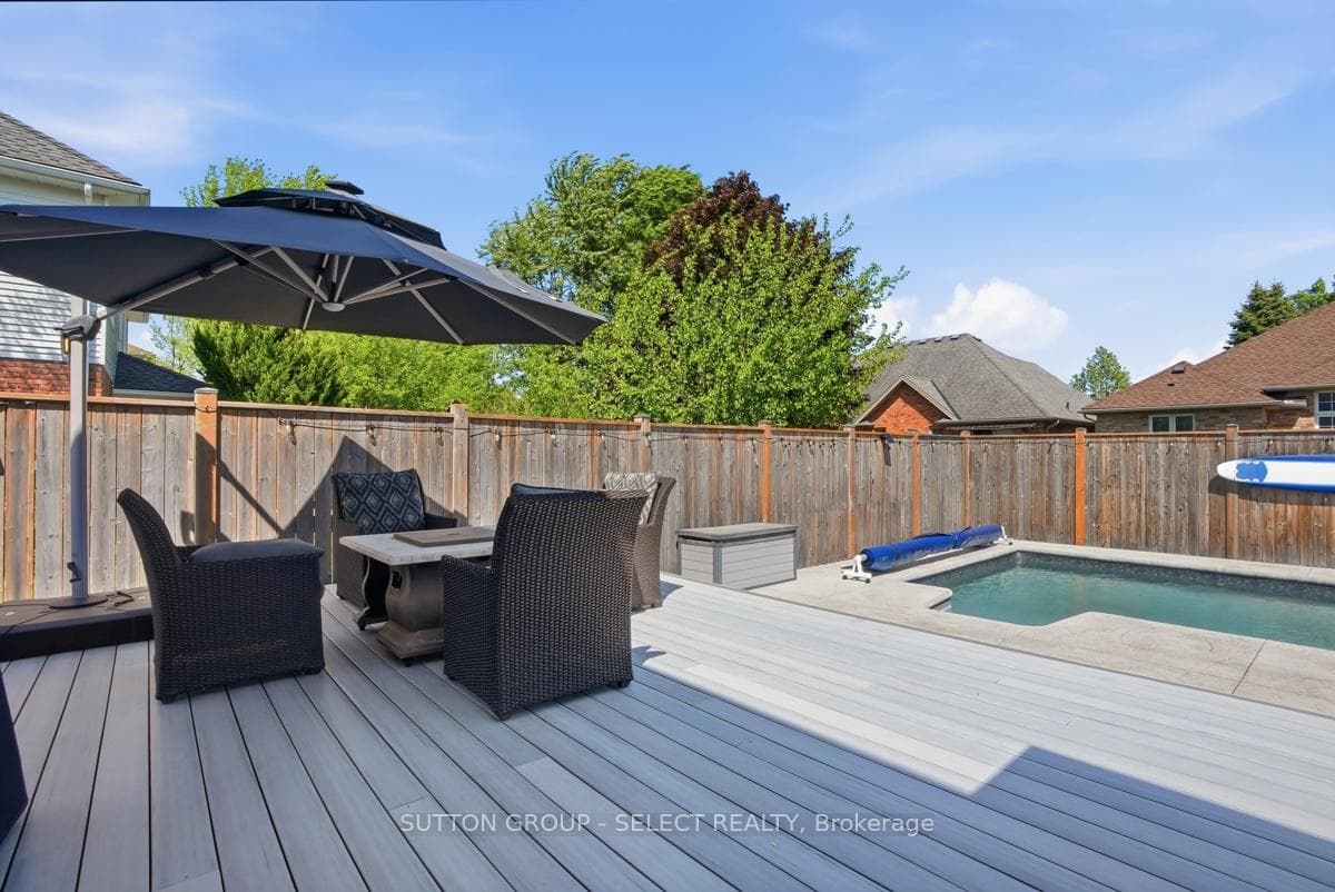 60 Edgevalley Road photo 46