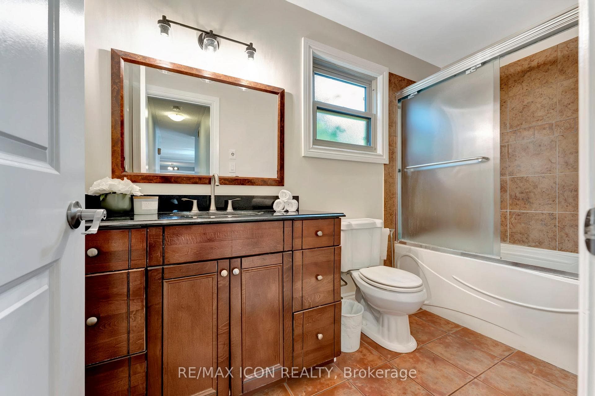 55 Mitchell Street photo 20