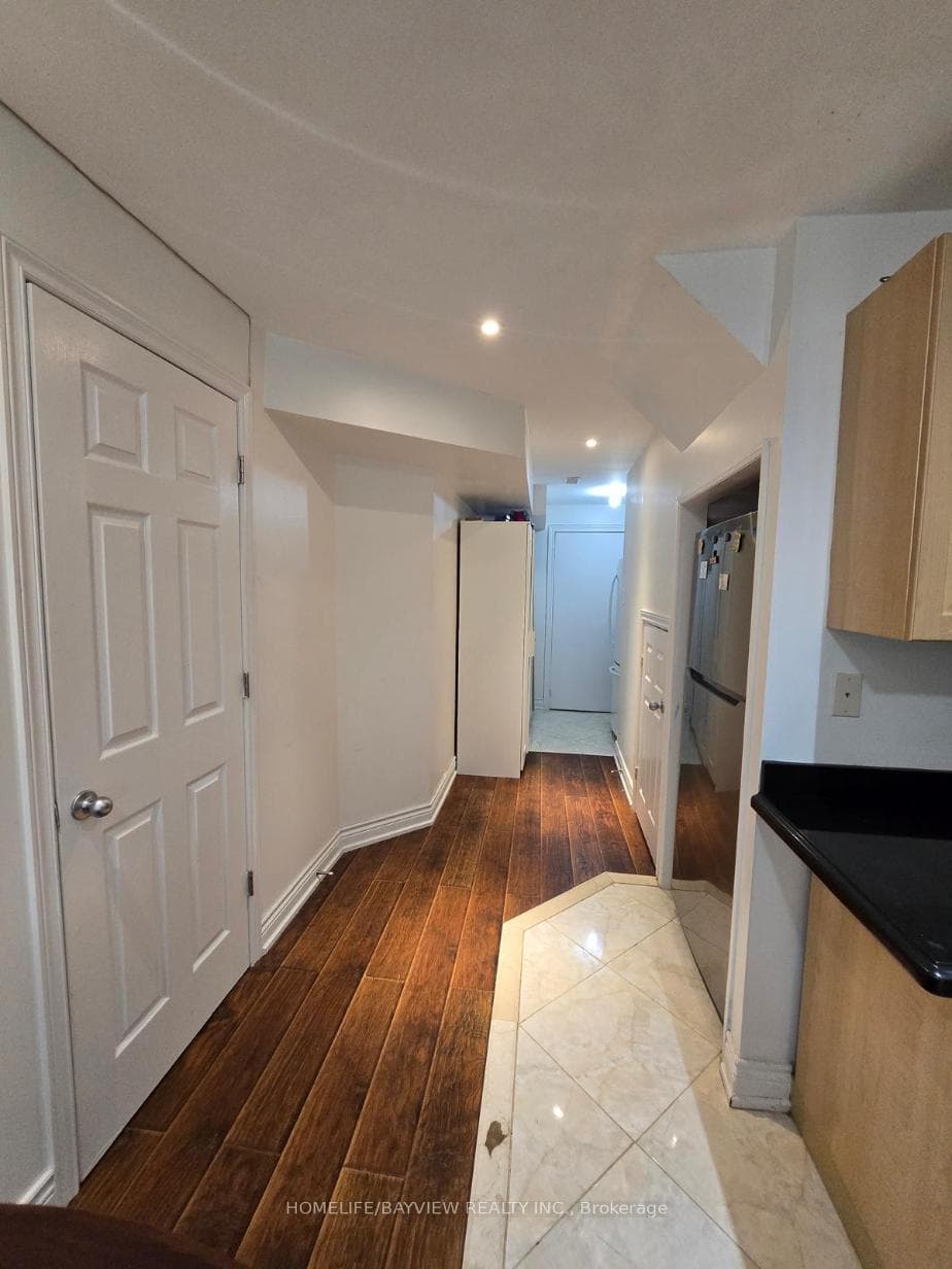 67 Woodbury Crescent Unit Bsmnt photo 7