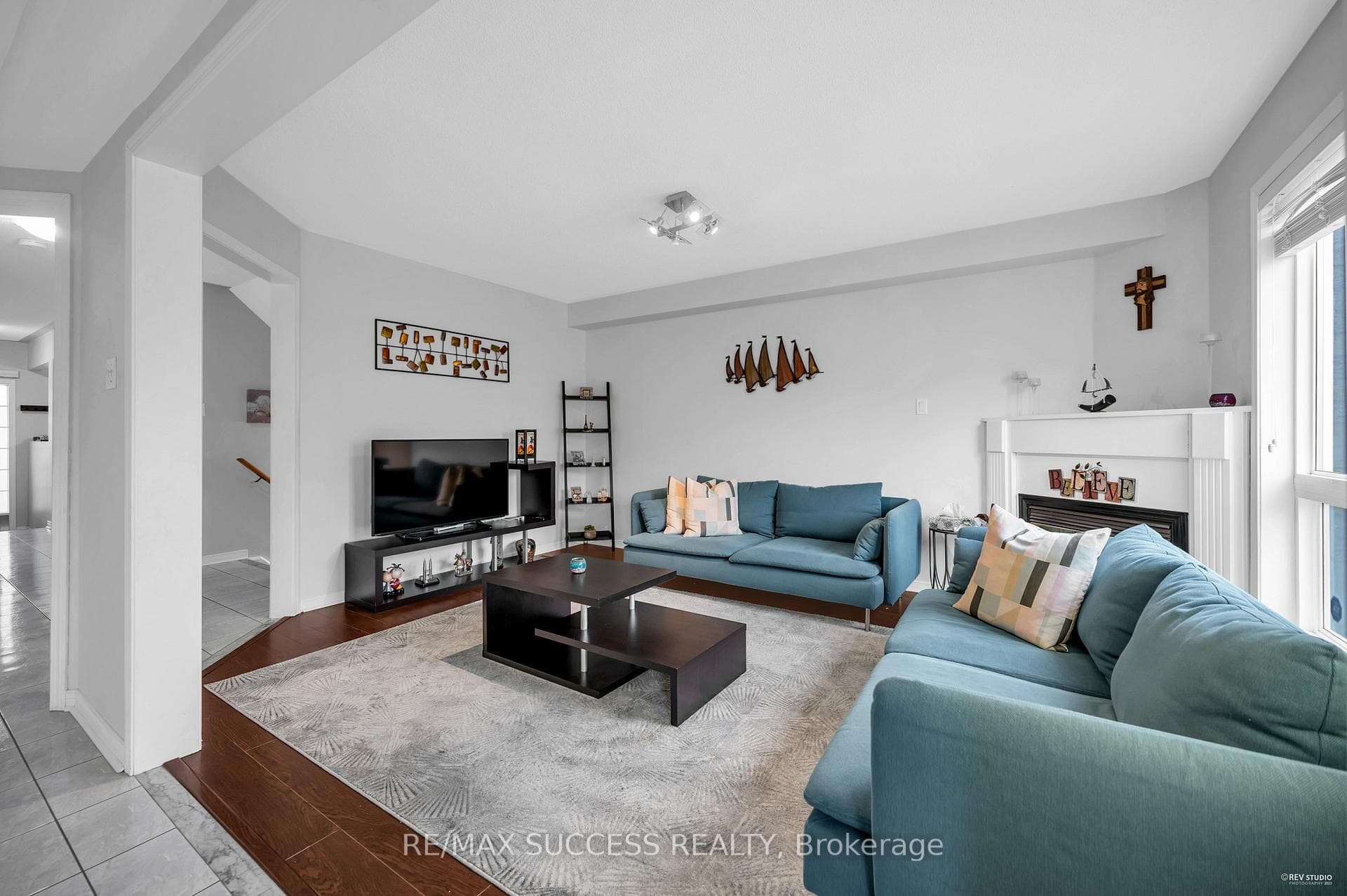 228 Flagstone Way photo 11