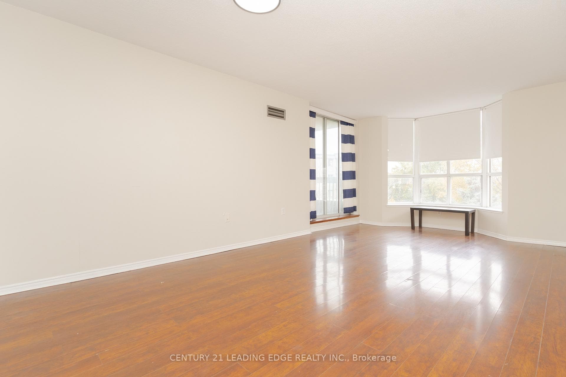 11 Thorncliffe Park Drive Unit 413 photo 9