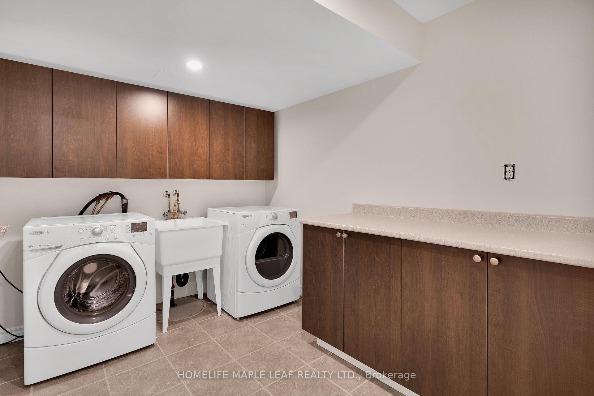 3079 Neyagawa Boulevard photo 34