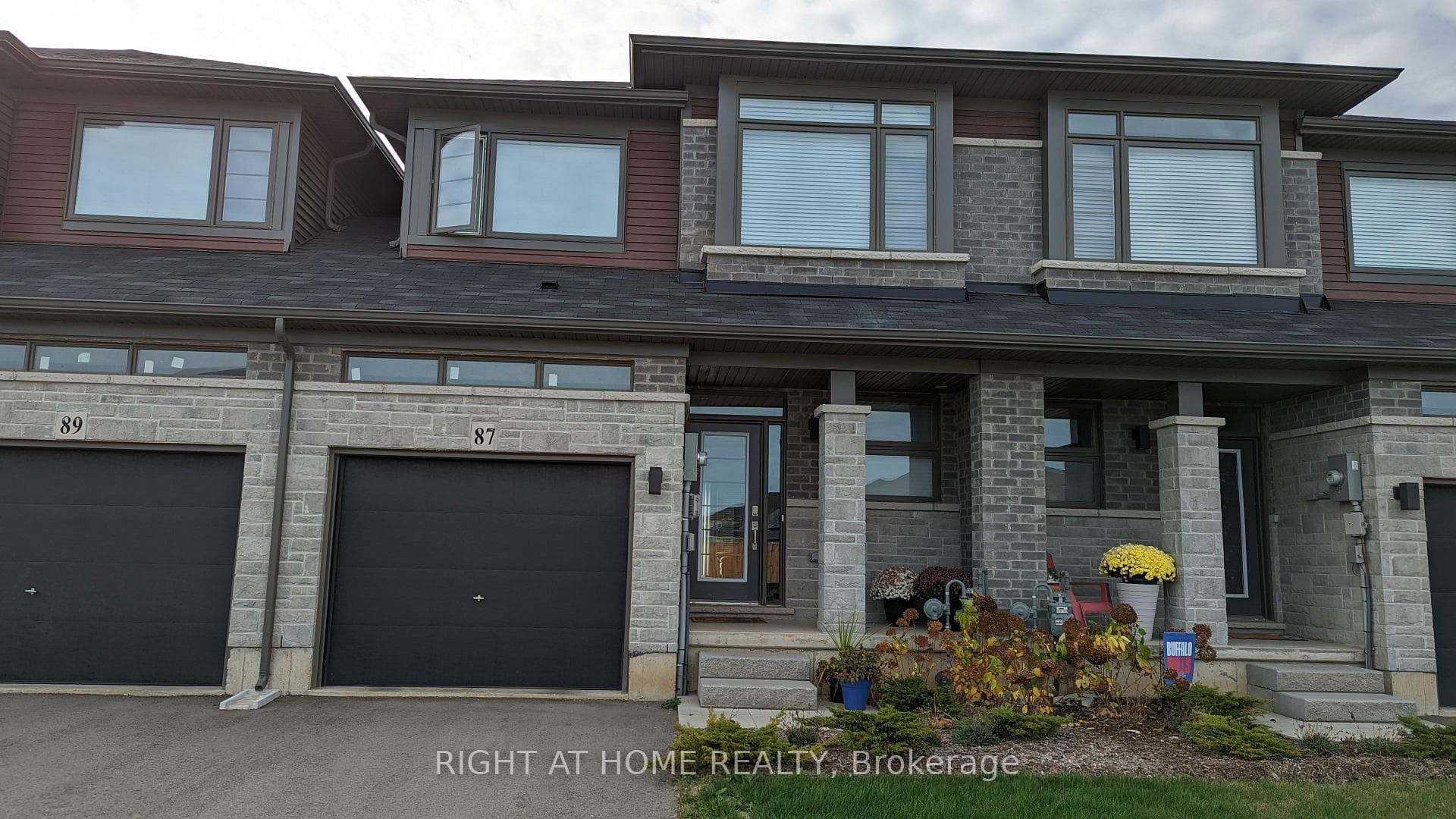 87 Tom Brown Drive photo 1