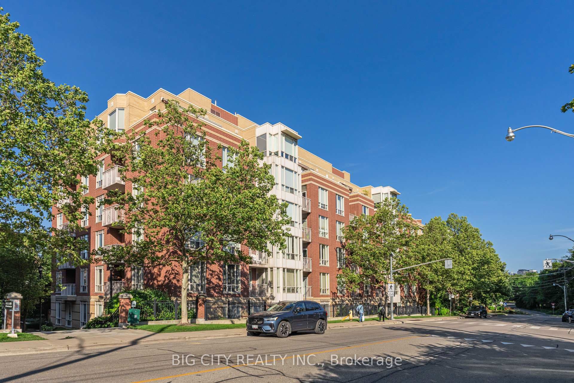 455 Rosewell Avenue Unit 412 photo 1