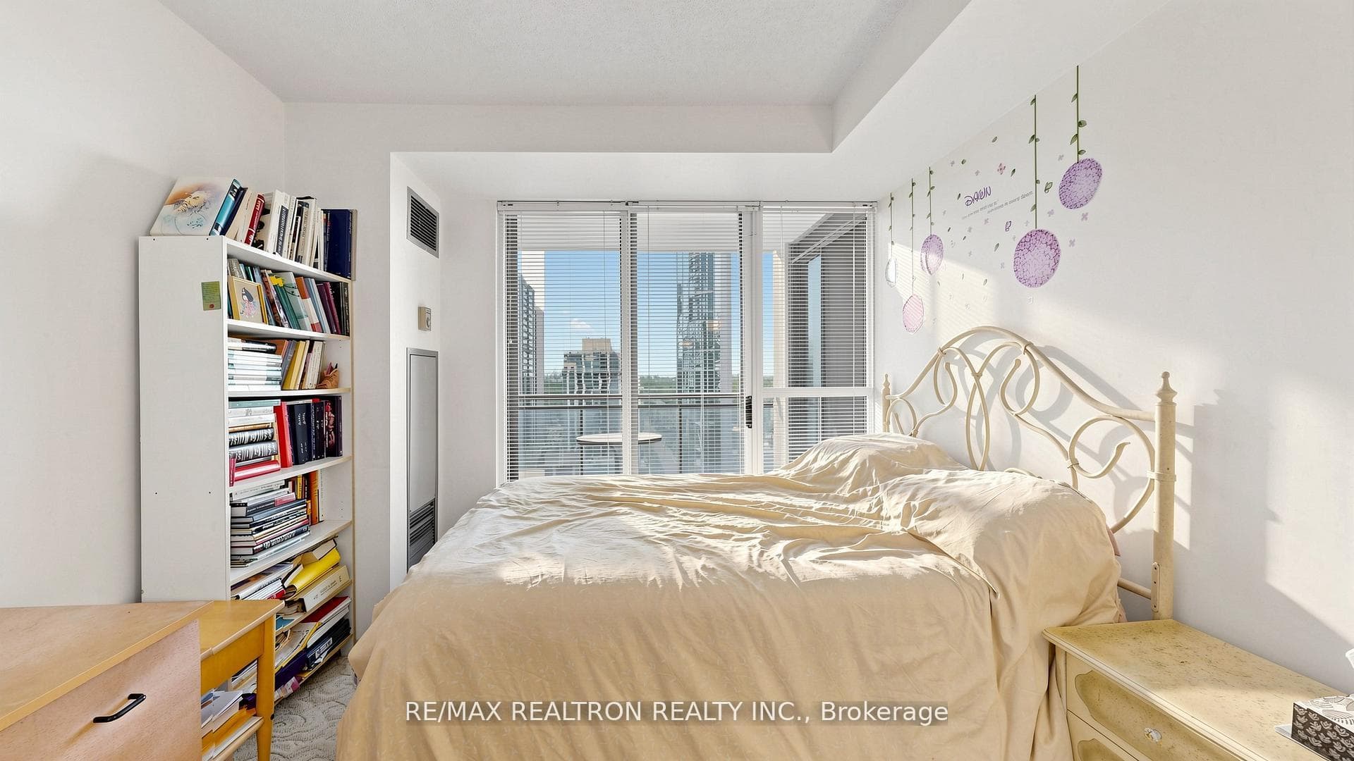 18 Hollywood Avenue Unit 1707 photo 32
