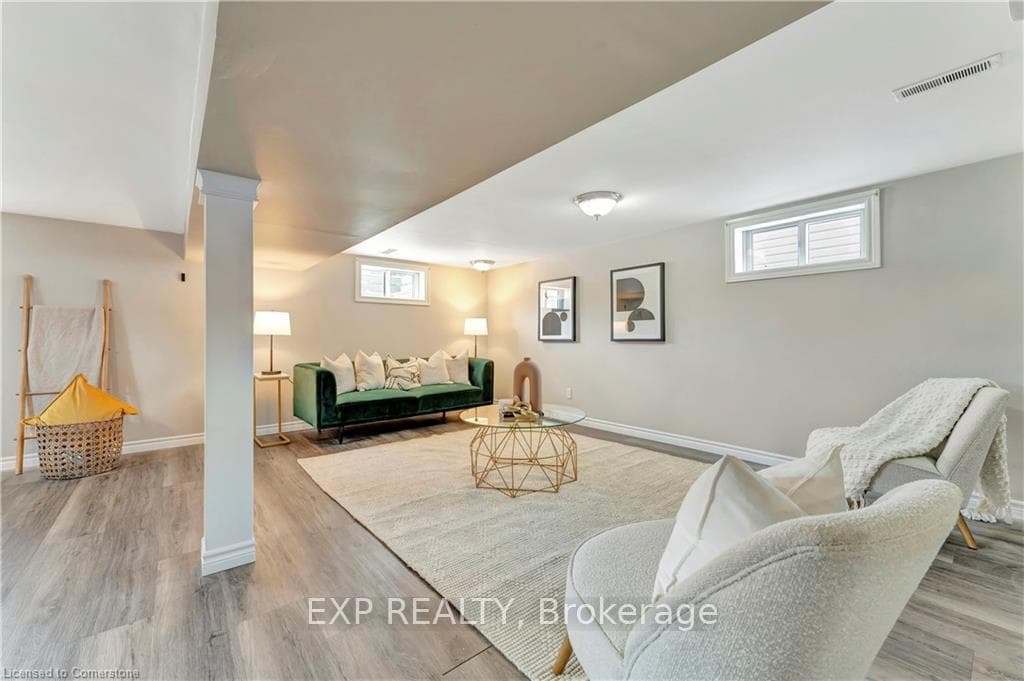 10 Rosewood Avenue photo 20