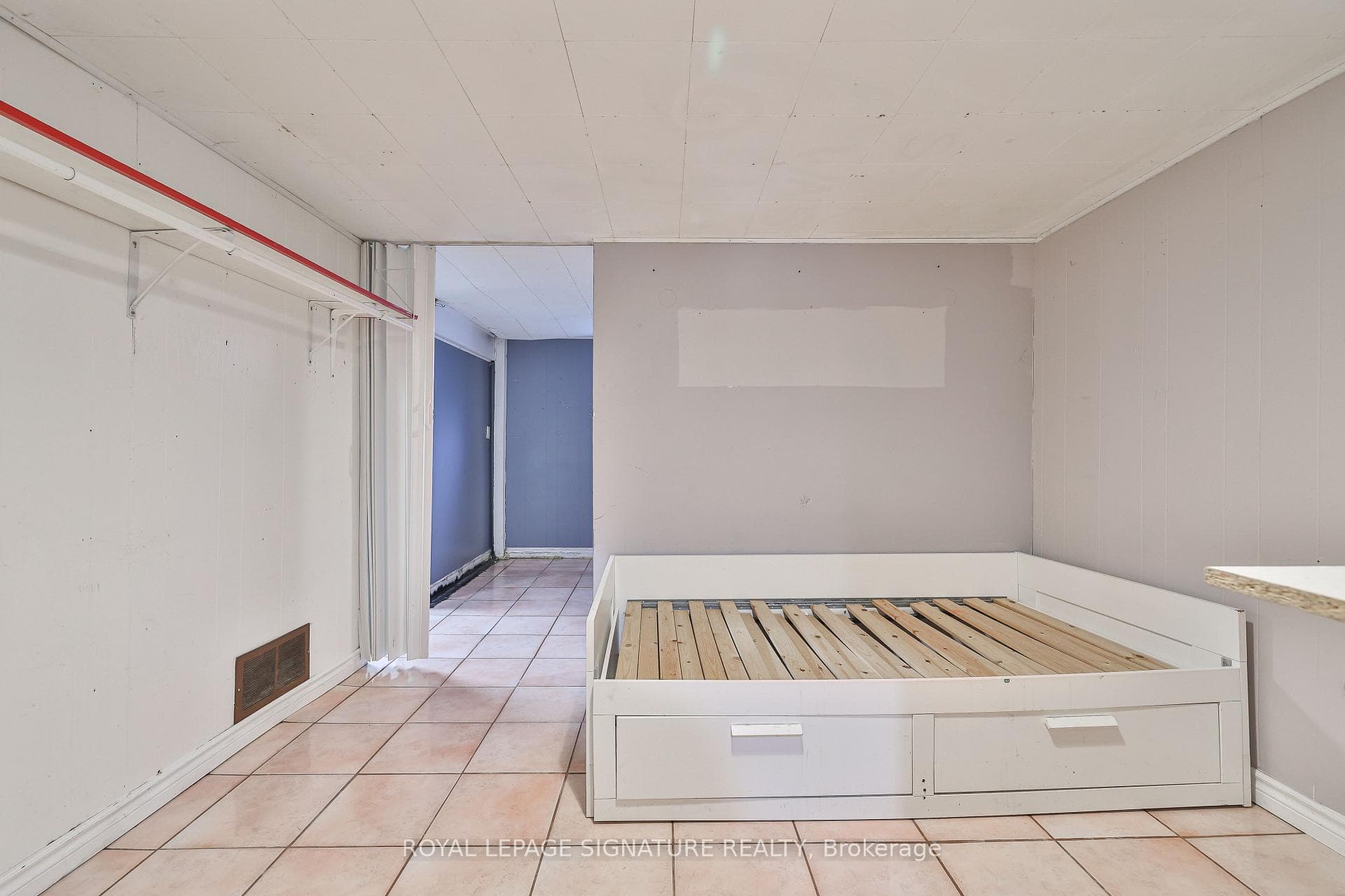 178 Angelene Street photo 28