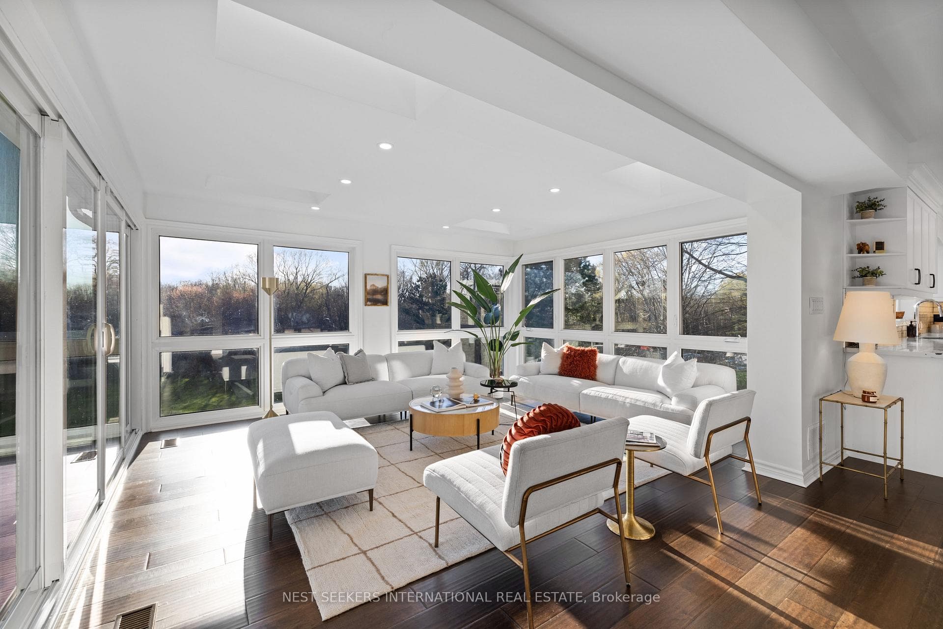 168 Moore Park Drive photo 3
