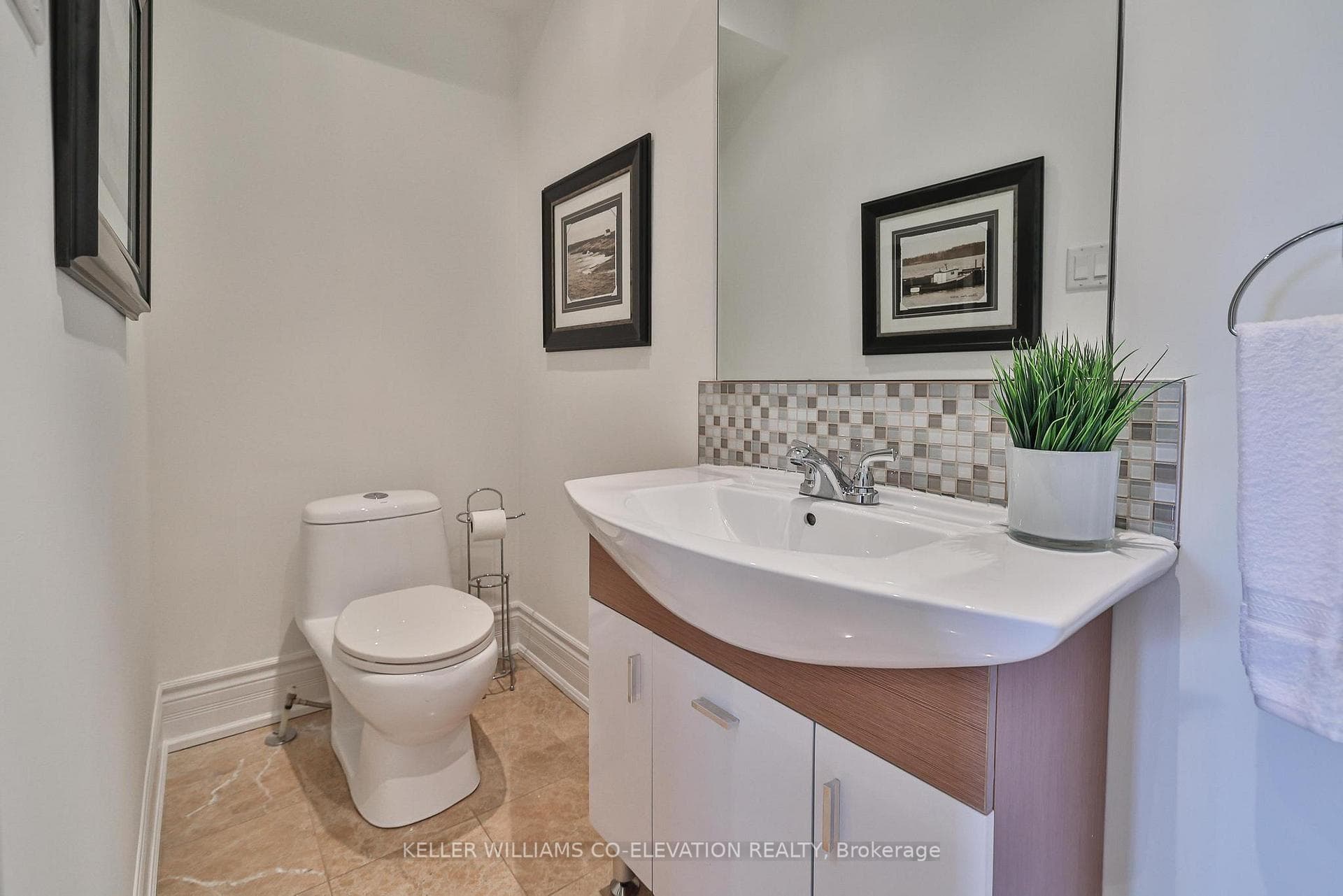 36 Emerald Crescent photo 15