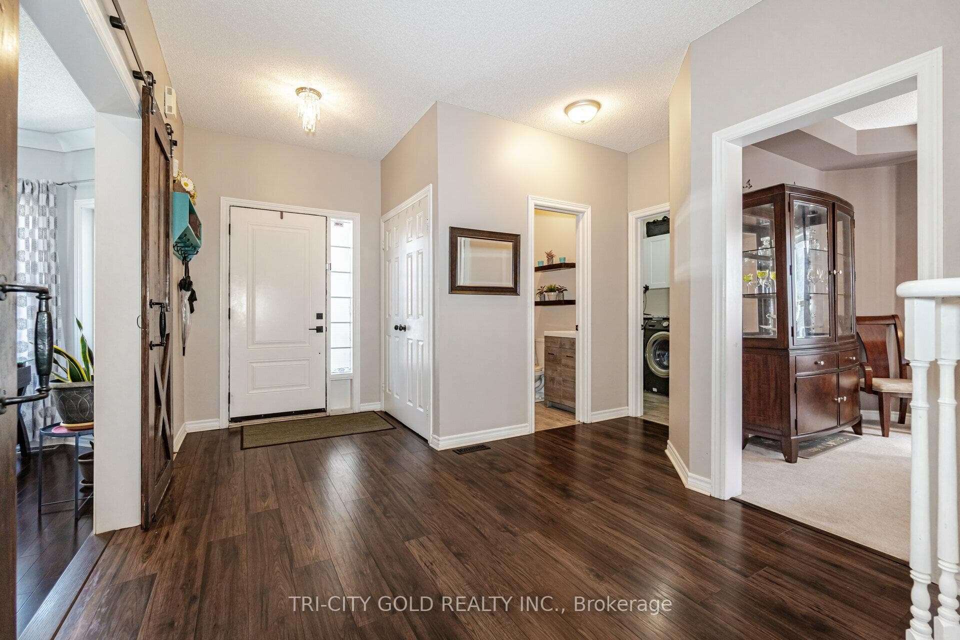 121 Raymond Crescent photo 7