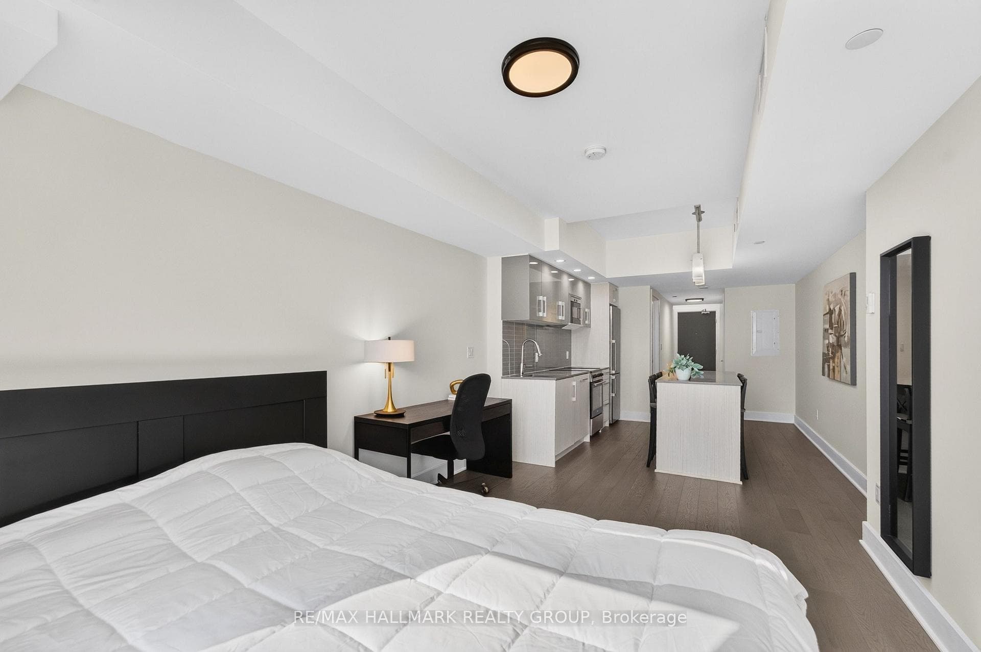 255 Bay Street Unit 201 photo 26