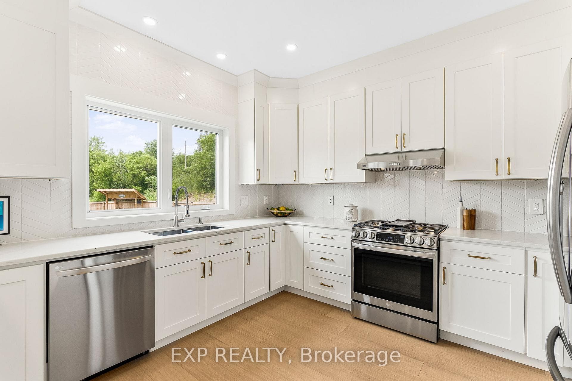 20379 Eigg Road photo 13