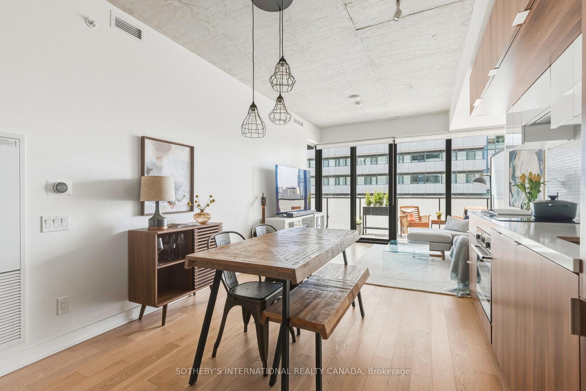 185 Roehampton Avenue Unit 1101 photo 7