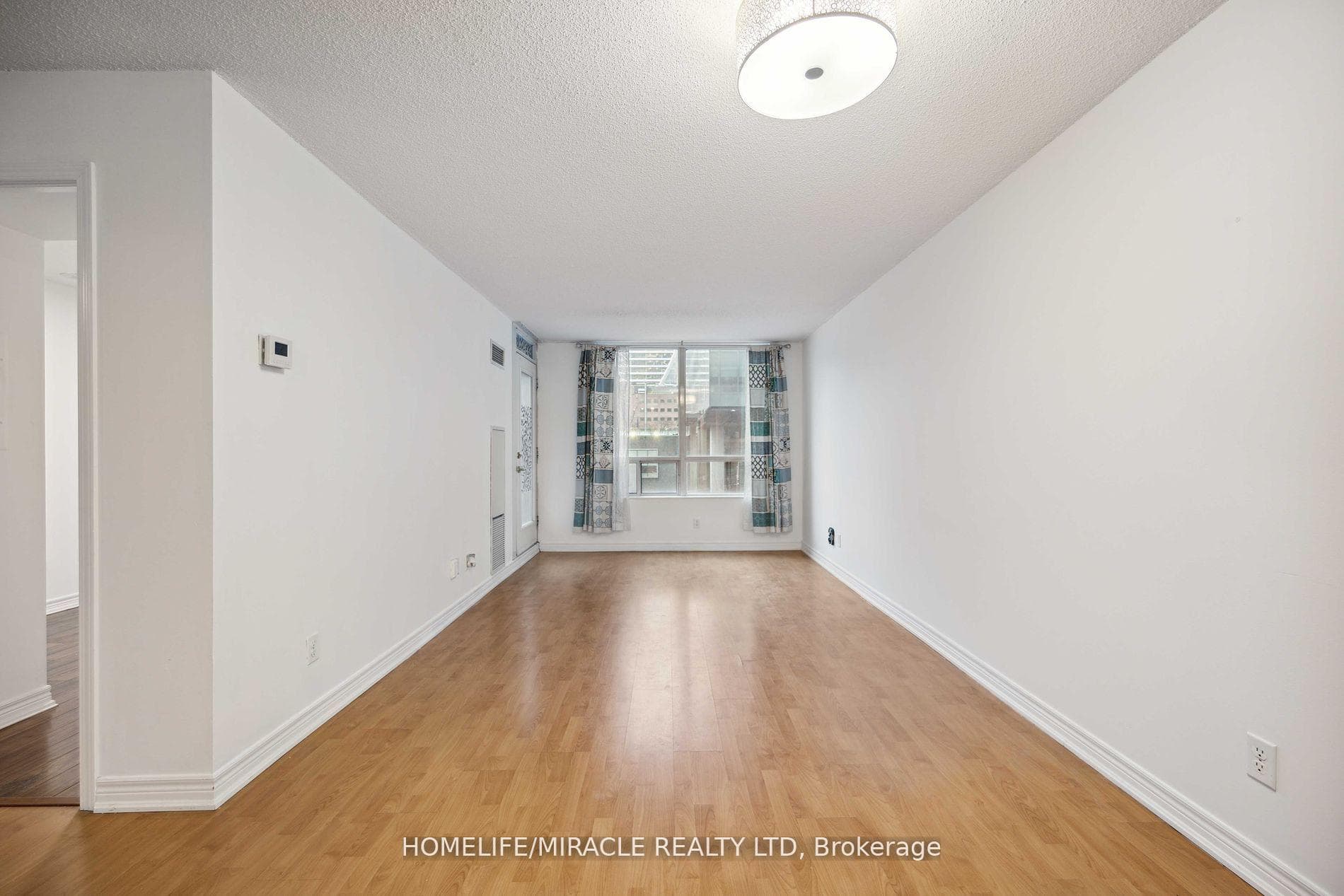 30 Grand Trunk Crescent Unit 302 photo 8