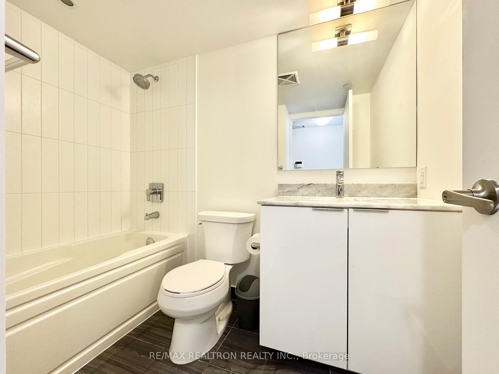 955 Bay Street Unit 1708 photo 11