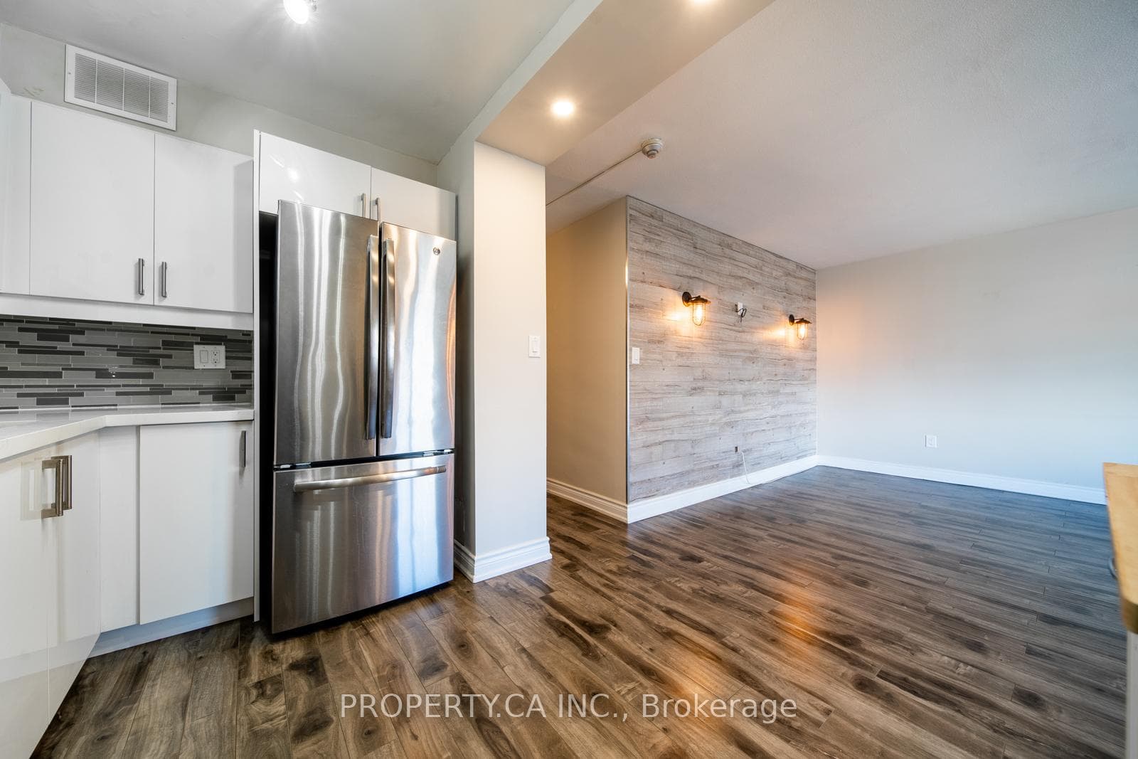 10 Parkway Forest Drive Unit 1208 photo 4