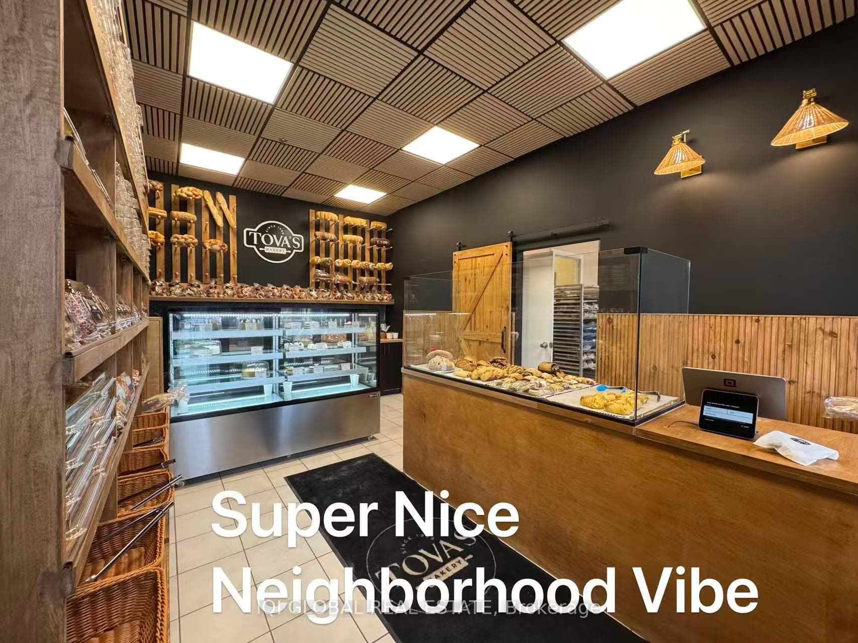 Very nice vibe neighboring shops