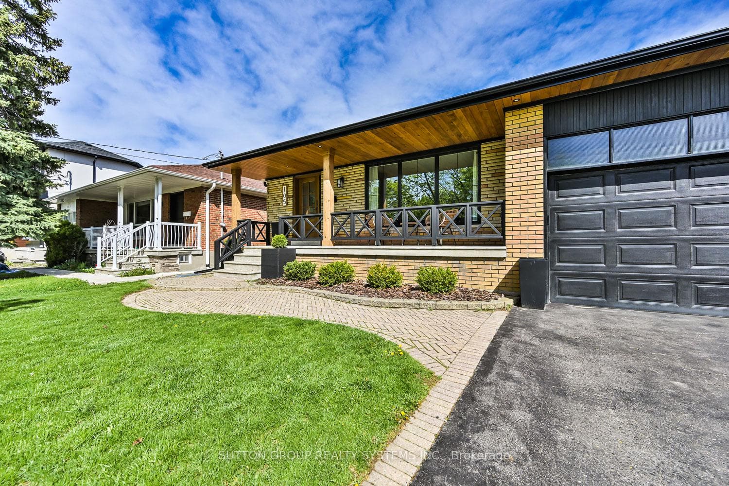 105 Crendon Drive photo 3
