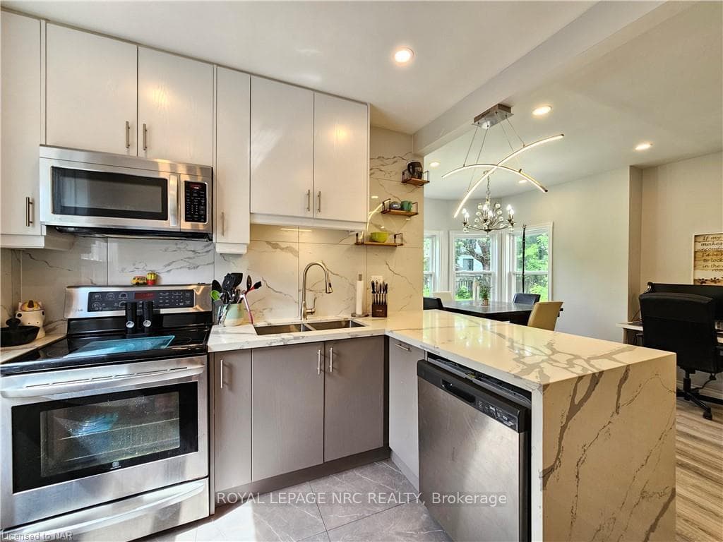32 LOCUST Street photo 11
