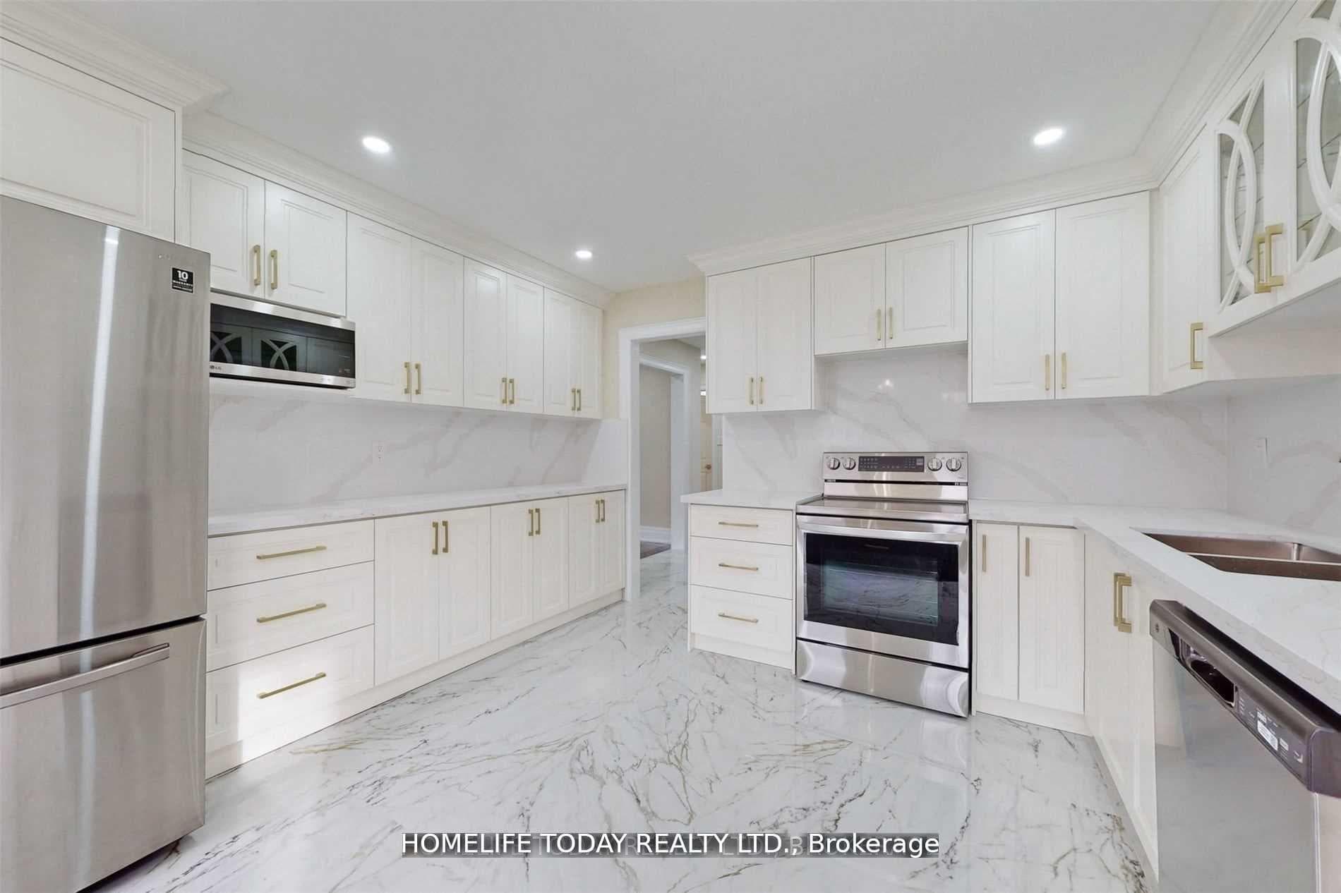 710 Morrish Road photo 11