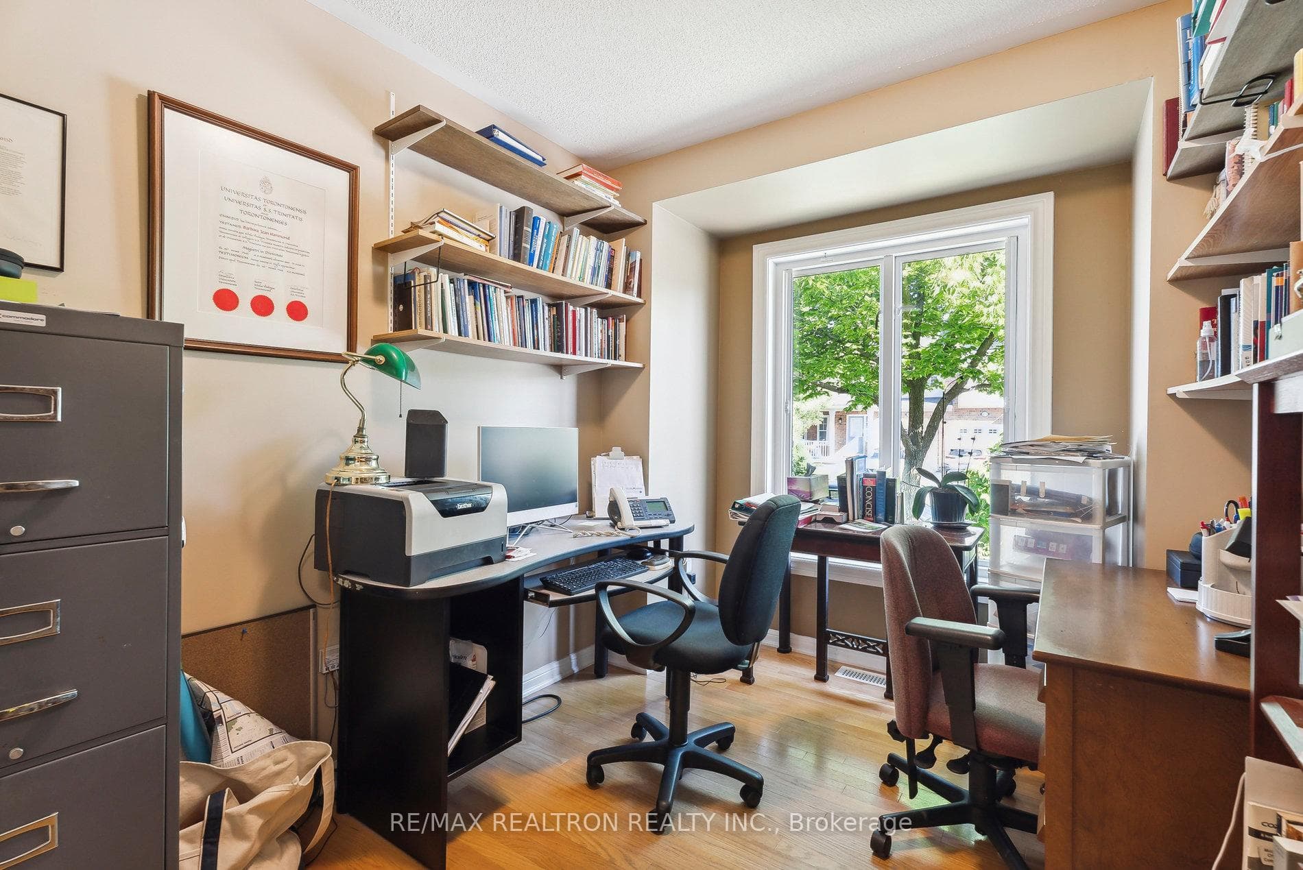 Front Den/Office Space At Front Of Home.